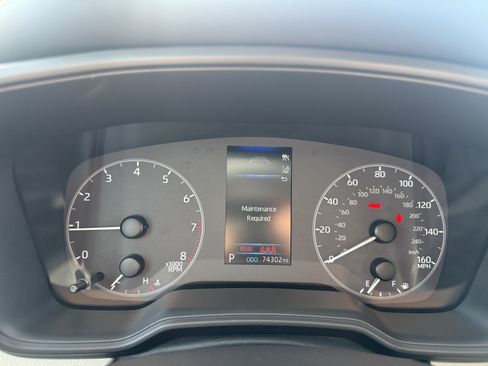 Used 2025 Toyota Corolla LE FWD image 30