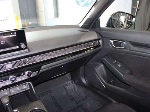 Used 2025 Honda Civic Sport image 25
