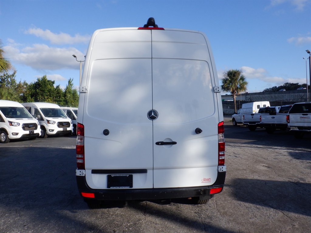 Used 2018 Mercedes-Benz Sprinter 2500 image 4
