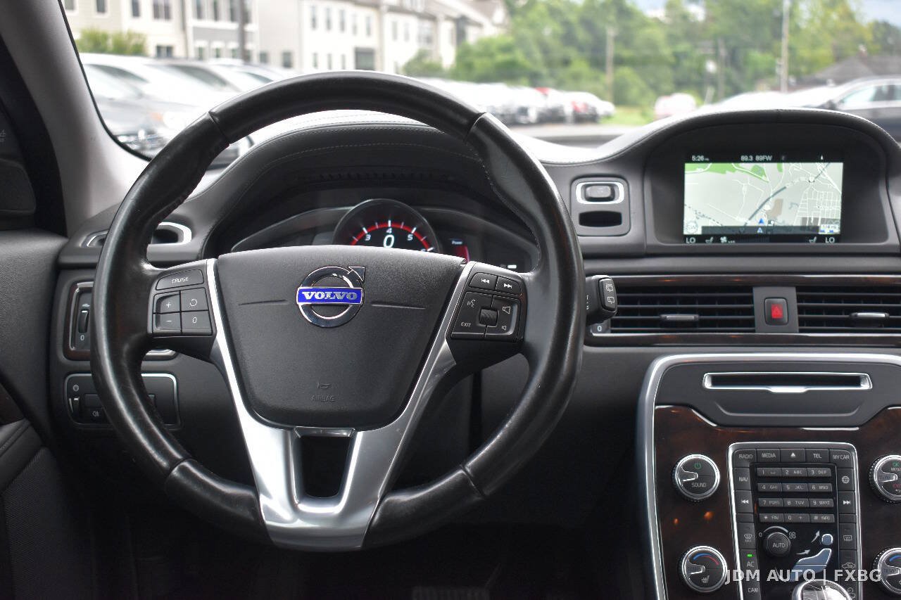 Used 2016 Volvo XC70 T5 Premier w/ Proximity Package AWD/4WD image 19