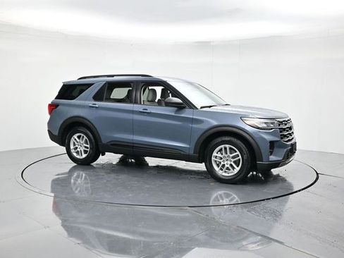 New 2026 Ford Explorer Active w/ Active Comfort Package image 4
