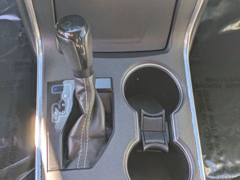 Used 2017 Toyota Camry SE image 21