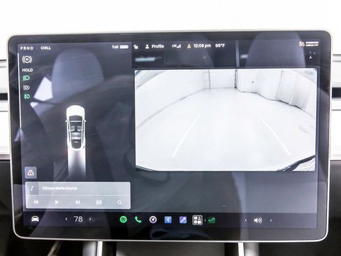 Used 2021 Tesla Model Y 2WD image 16