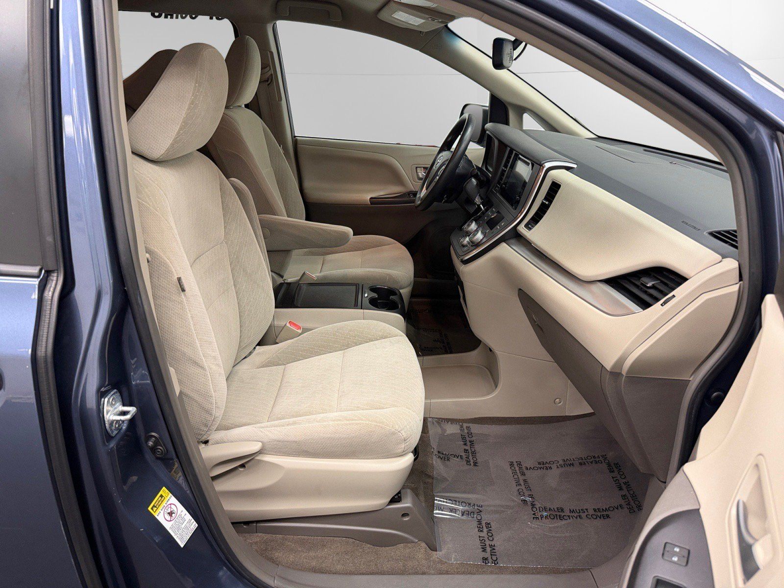 Used 2017 Toyota Sienna LE FWD image 15