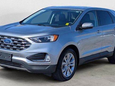 Used 2024 Ford Edge Titanium image 10