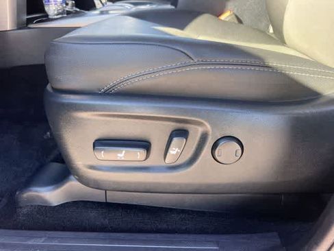 Used 2024 Toyota 4Runner SR5 Premium image 31