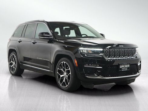 Used 2023 Jeep Grand Cherokee Summit AWD/4WD image 7