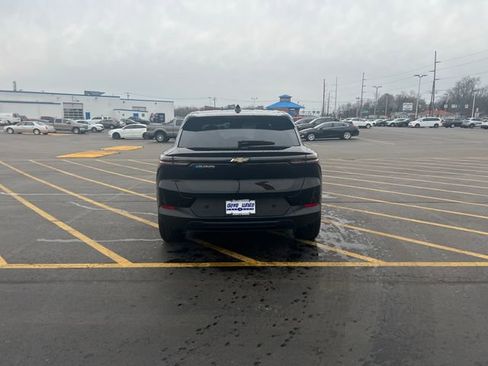 New 2026 Chevrolet Equinox EV LT image 4