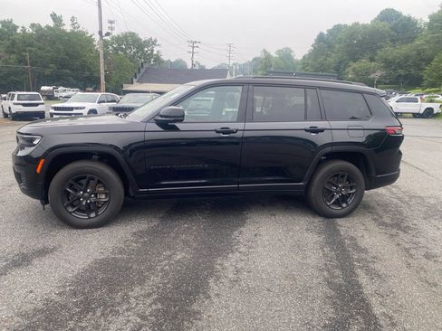 Used 2022 Jeep Grand Cherokee L Laredo AWD/4WD image 3