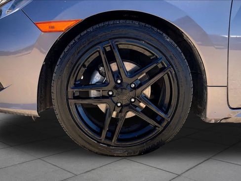 Used 2019 Honda Civic Sport image 11