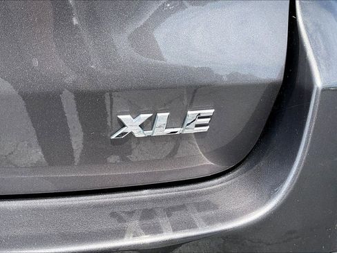 Used 2015 Toyota Highlander XLE FWD image 26