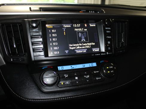 Used 2017 Toyota RAV4 XLE FWD image 14