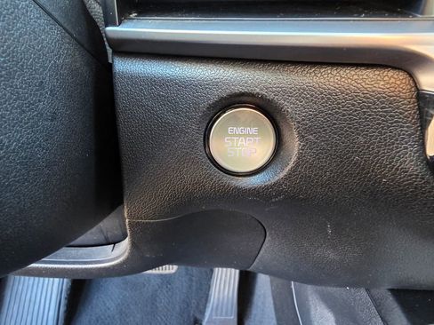 Used 2024 Kia Sorento S image 23