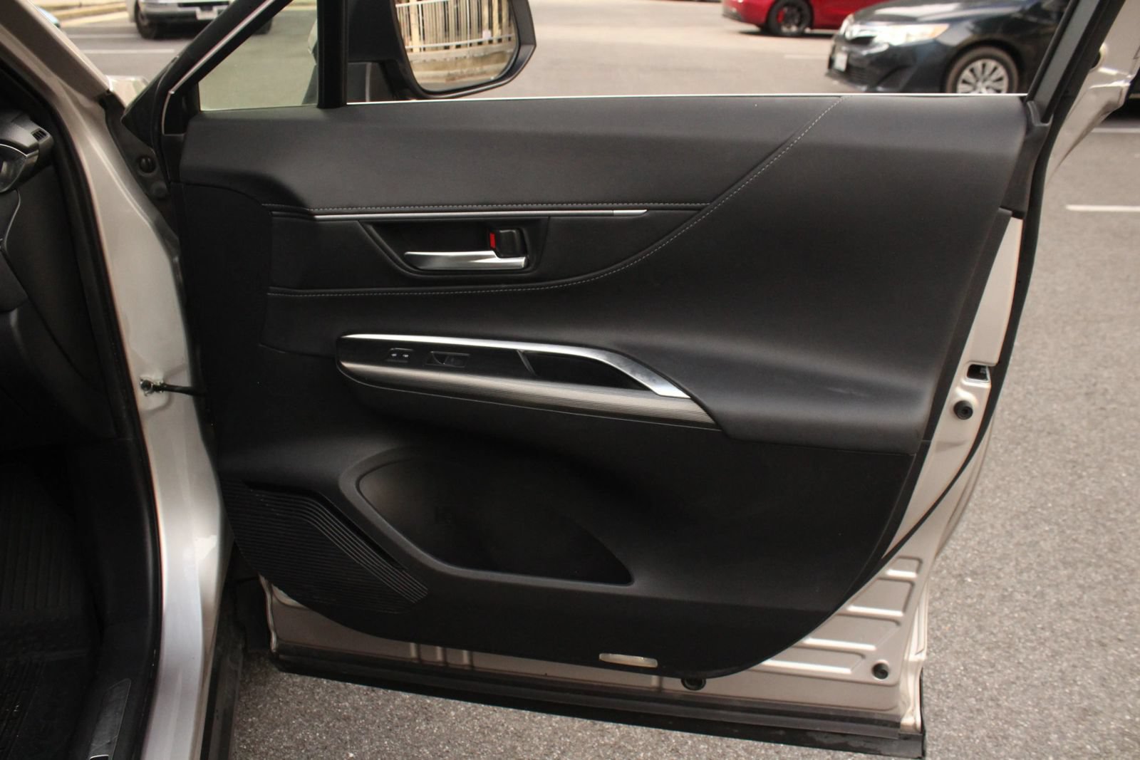 Used 2021 Toyota Venza XLE w/ Softex Package AWD/4WD image 25