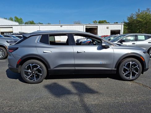 New 2026 Chevrolet Equinox EV LT FWD image 6