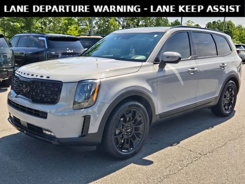 Used 2022 Kia Telluride SX w/ SX Prestige Package AWD/4WD image 3