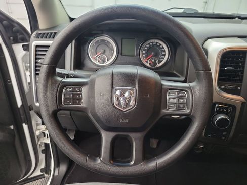 Used 2019 RAM 1500 Classic SLT image 16