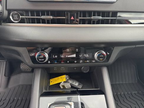 Used 2024 Mitsubishi Outlander SEL Black Edition AWD/4WD image 30