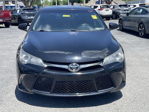 Used 2017 Toyota Camry XSE w/ Moonroof Package FWD image 3