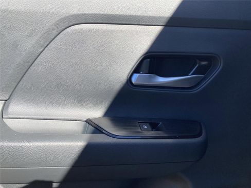 New 2026 Nissan Kicks SV image 32