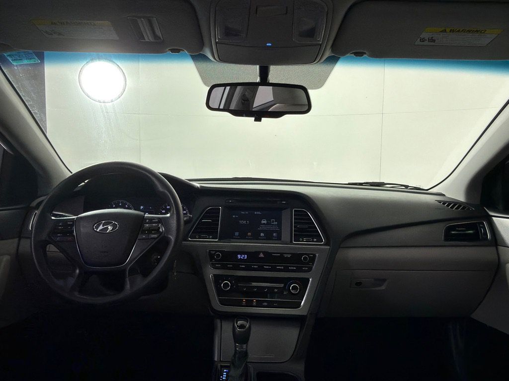 Used 2017 Hyundai Sonata SE FWD image 21
