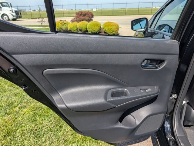 Used 2025 Nissan Versa SV FWD image 15