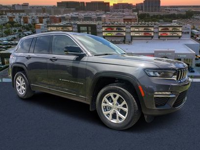 Certified 2022 Jeep Grand Cherokee Limited w/ Trailer Tow Prep Group (B)