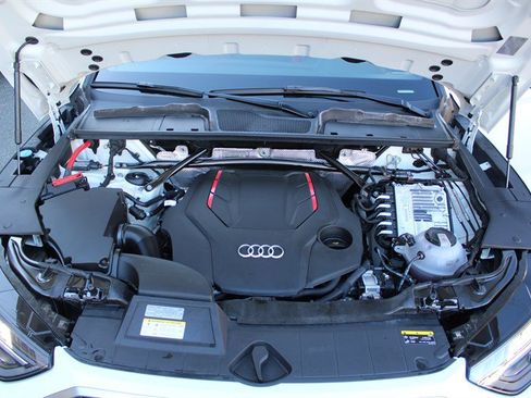 Used 2024 Audi SQ5 Premium Plus w/ Premium Plus Package AWD/4WD image 33