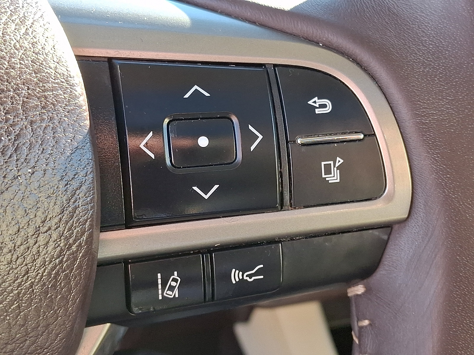Used 2018 Lexus RX 350 AWD w/ Premium Package image 22