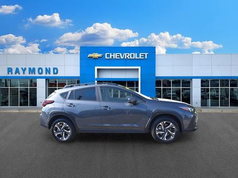 Used 2024 Subaru Crosstrek 2.0i Premium AWD/4WD image 2