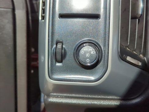 Used 2018 Chevrolet Silverado 1500 LT w/ Texas Edition image 22