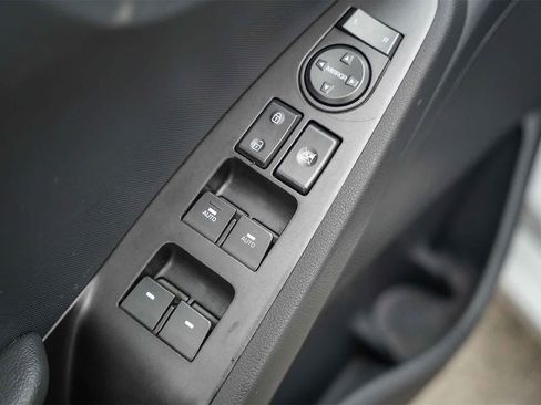 Used 2020 Hyundai Ioniq SEL image 18