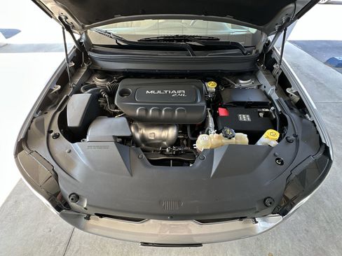 Used 2019 Jeep Cherokee Latitude w/ Popular Appearance Group FWD image 27