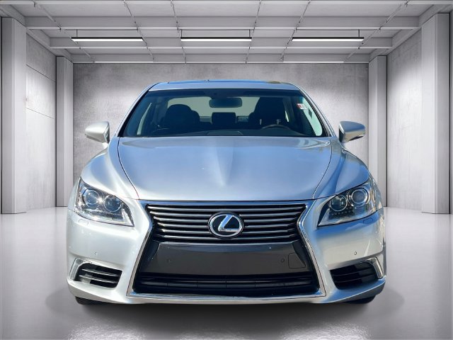 Used 2014 Lexus LS 460 w/ Comfort Package RWD image 8