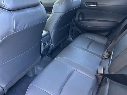 Used 2023 Toyota Corolla Cross XLE w/ Convenience Package FWD image 25