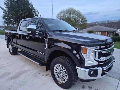 Used 2020 Ford F250 XLT w/ XLT Premium Package image 3