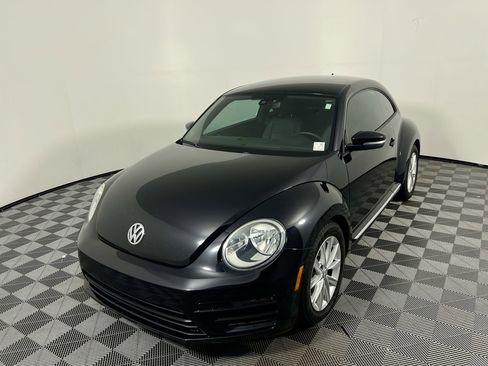 Used 2018 Volkswagen Beetle 2.0T S w/ Style & Comfort Package For S FWD image 7