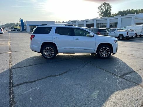 Used 2023 GMC Acadia Denali w/ Denali Ultimate Package FWD image 2