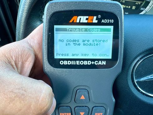 Used 2008 Mercedes-Benz C 300 4MATIC Sedan image 2