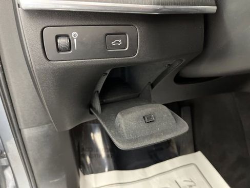 Used 2020 Volvo XC90 T6 Momentum image 30