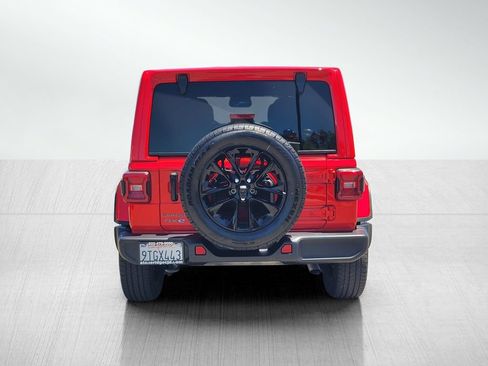 Used 2025 Jeep Wrangler Unlimited Sahara AWD/4WD image 5