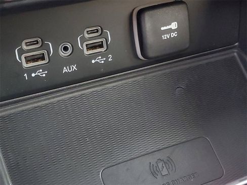 Used 2024 Jeep Grand Cherokee Altitude image 25