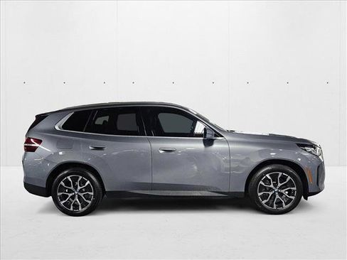 Used 2025 BMW X3 xDrive30i w/ Premium Package image 4