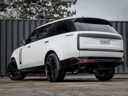 New 2026 Land Rover Range Rover Long Wheelbase SE AWD/4WD image 2