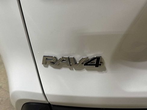 Used 2023 Toyota RAV4 LE AWD/4WD image 24