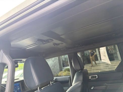 Used 2024 Ford Bronco Outer Banks AWD/4WD image 13