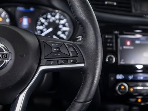 Used 2019 Nissan Rogue SV FWD image 37
