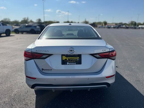 Used 2023 Nissan Sentra SV image 4