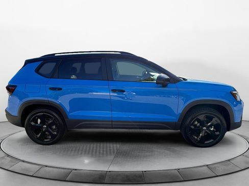 New 2026 Volkswagen Taos SE AWD/4WD image 8