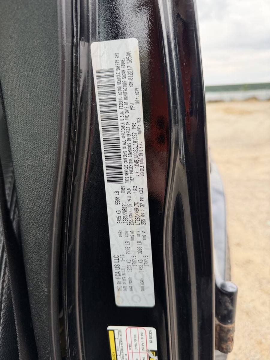 Used 2016 Jeep Wrangler Unlimited Sahara AWD/4WD image 41